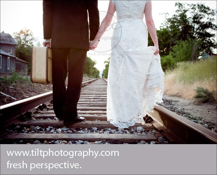 bride-groom-poppies-5